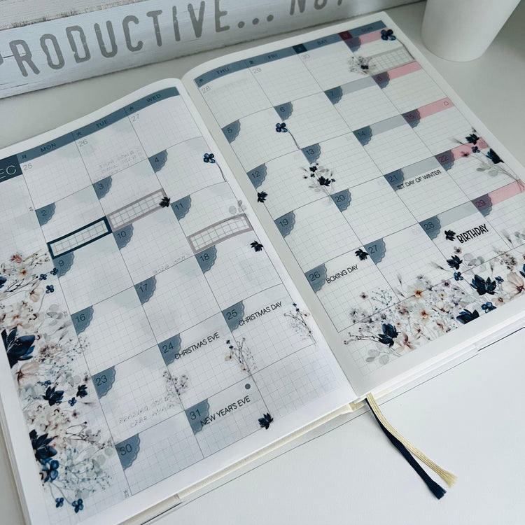 C097 | Winter's Floral | A5 HOBONICHI COUSINS MONTHLY