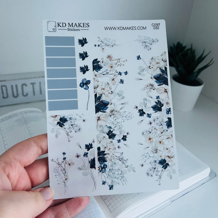 C097 | Winter's Floral | MINIMAL A5 HOBONICHI COUSINS WEEKLY